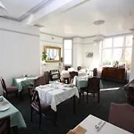 Awentsbury Hotel Near Birmingham University