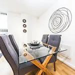 First Stay Apartments - The West Suite