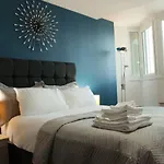 First Stay Apartments - Metropolitan House