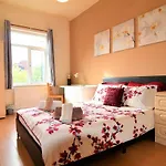 Manu\'S Place Shared Apartments
