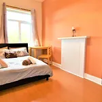 Manu\'S Place Shared Apartments