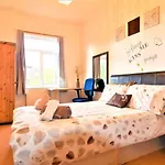 Manu\'S Place Shared Apartments