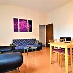 Manu\'S Place Shared Apartments