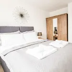First Stay Apartments - The West Suite