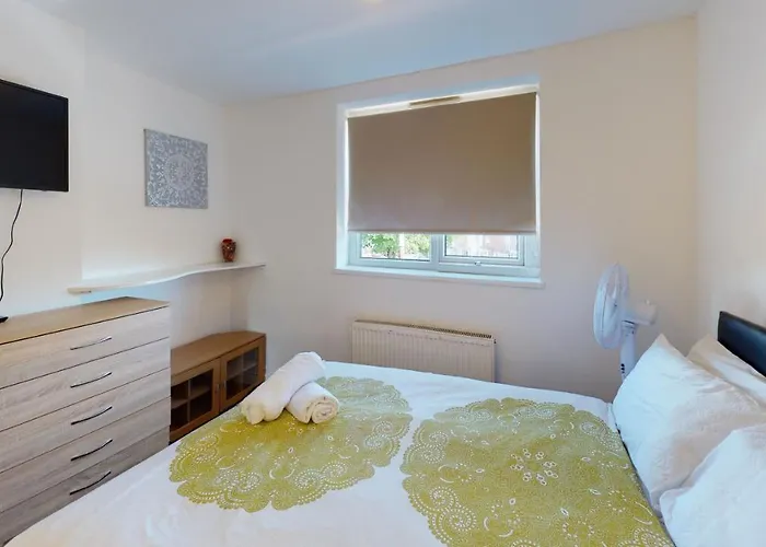 J Kyns Apartment 2 Bedrooms House With Two Double Beds