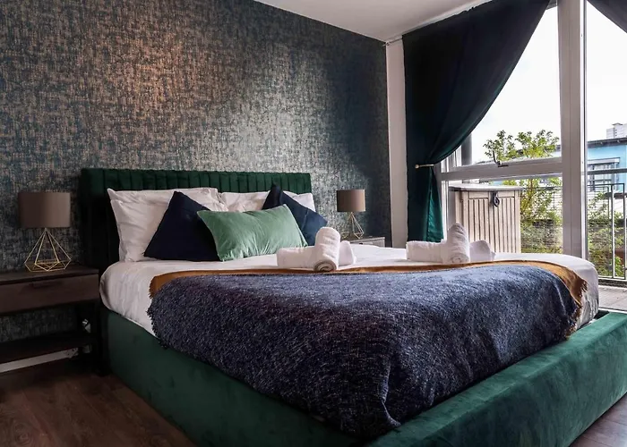 The Ivy . Contemporary Apart . Ideal For Long Stay