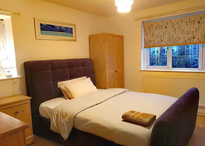 Brumstay Uk - 5 Bed Townhouse With Garden And Parking For Upto 3 Small Cars