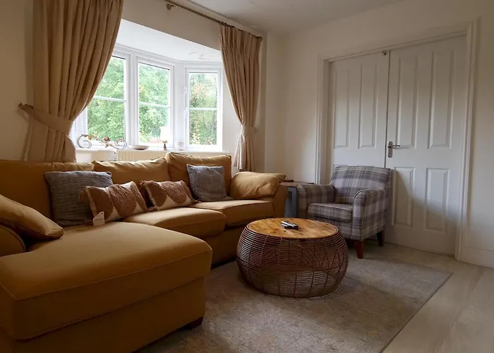 Pass The Keys Well Located Modern 5 Bedroom House