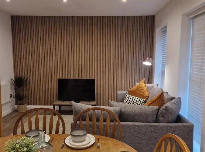 Large Jewellery Quarter Apartment - Sleeps 7! New