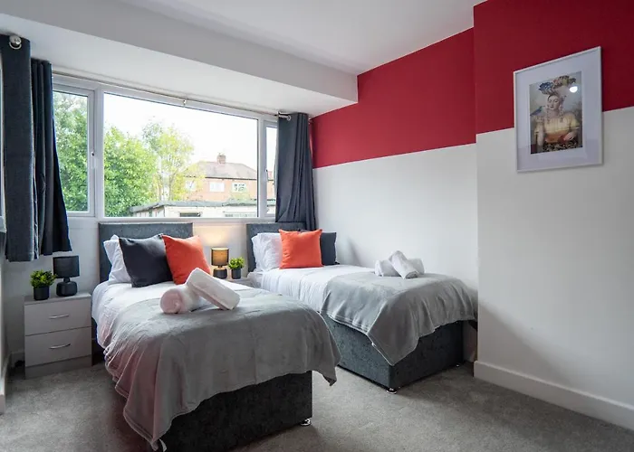 Sheldon House 3 Bed Cosy Home Nr Jlr & Nec