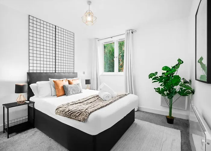Birmingham City Centre Deluxe Apartment - Secure Parking 36C