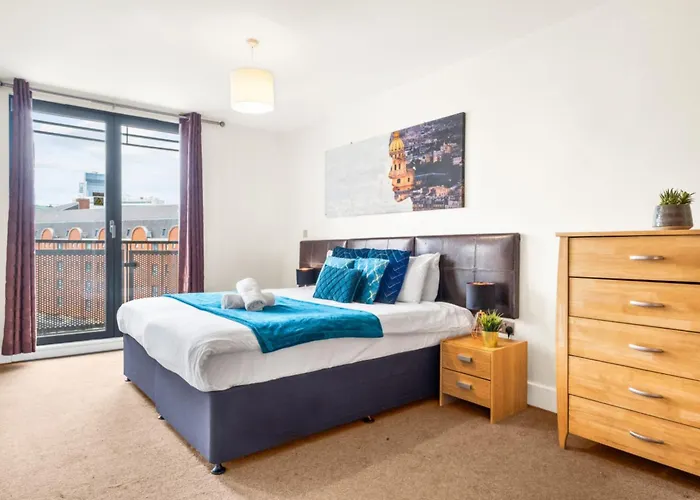 Chinatown - One Bed - Balcony - Secure Parking - Fast Wifi - Birmingham City Centre - 49A