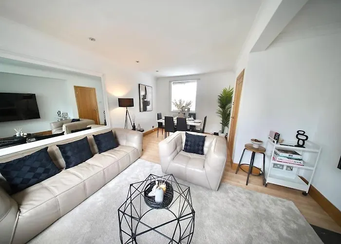 Cosy Home- Sleeps 5+City Centre+ Netflix+Free Park