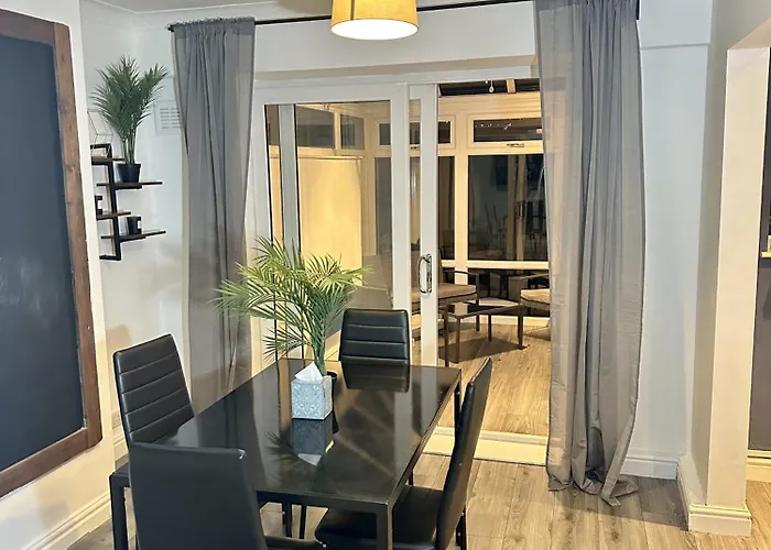 Cosy 3 Bedroom House In Birmingham! - Contractors, Business & Corporate Guests Welcome