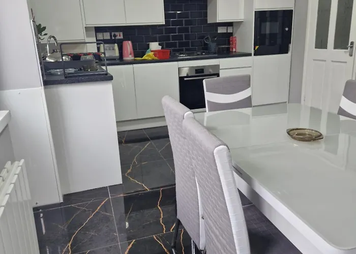 Birmingham Blissful House
