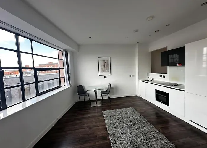 342 Stunning One Bedroom Studio Apartment