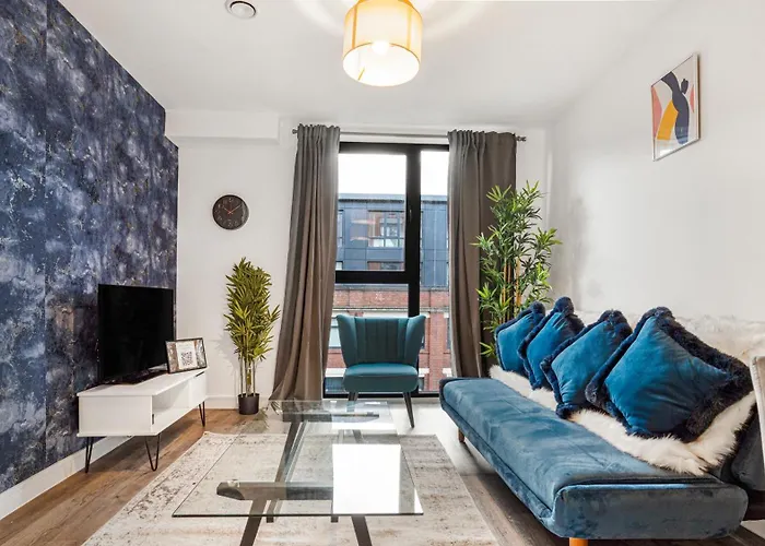 Oceanic Bliss: 2 Bed 2 Bath + Free Park + Netflix