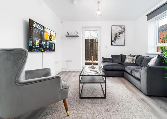 Two Bedroom Apartment - Balcony - Secure Parking - Smart Tv - Wifi - Netflix - 3Mc