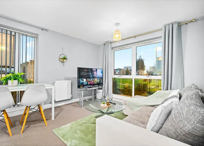 City Centre Apartment - Secure Parking 2Sl