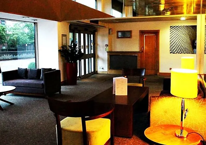 The Royal Angus Hotel
