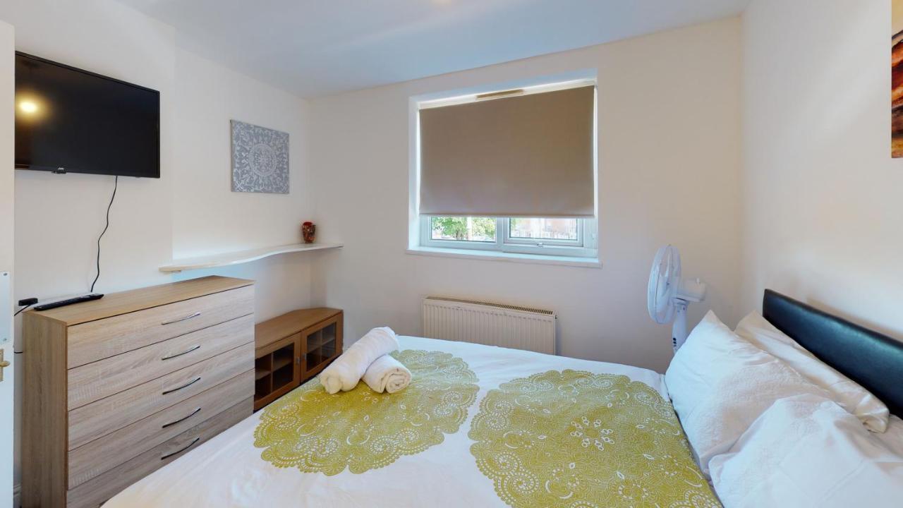 J Kyns 2 Bedrooms House With Two Double Beds Apartment *