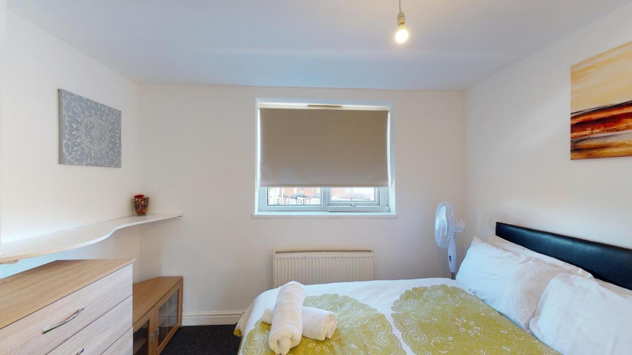 J Kyns 2 Bedrooms House With Two Double Beds * Birmingham