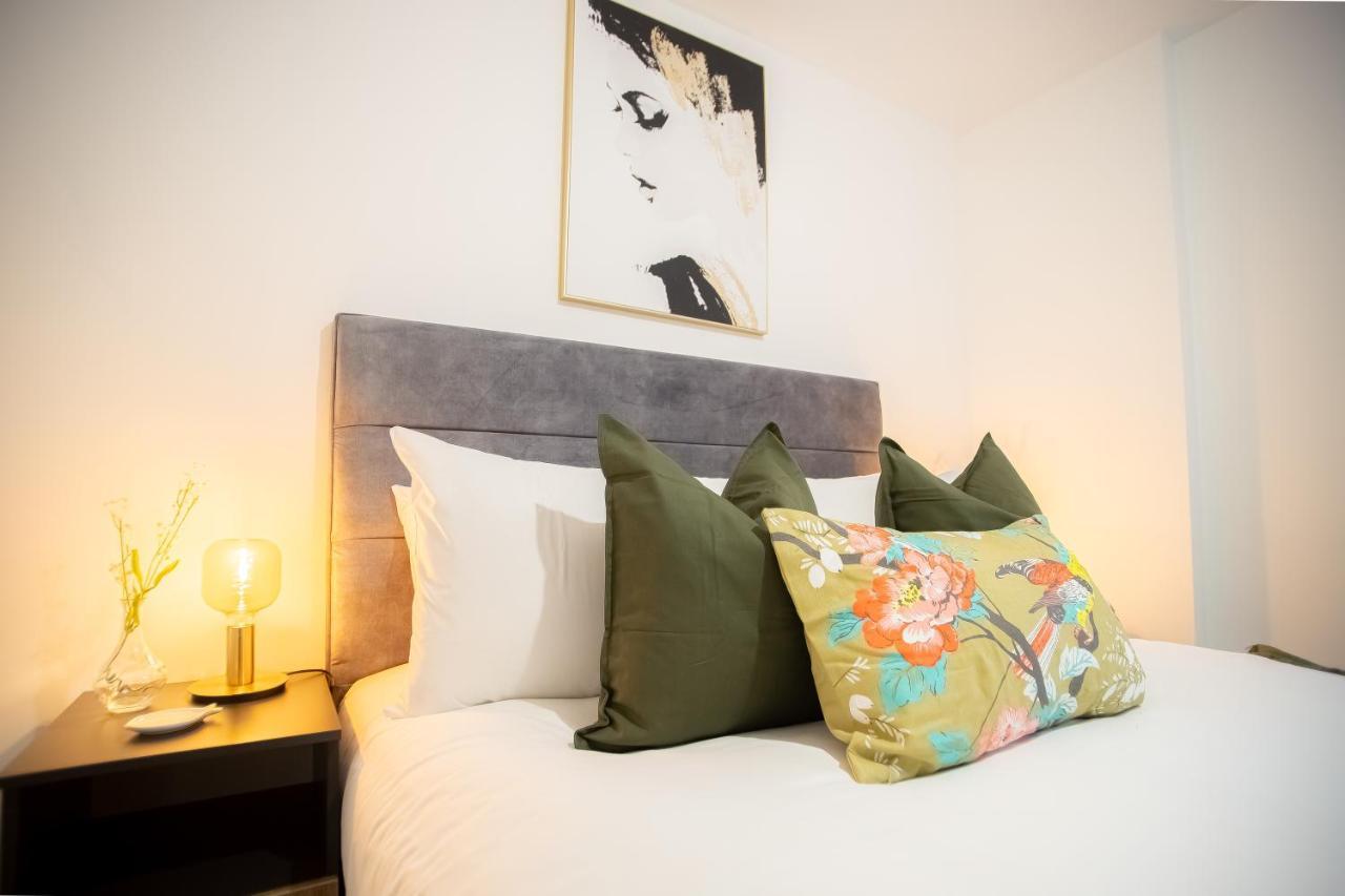 Smith House 1&2 Bed Apts Near Brindley Place, Canals, Bhm Arena, Broad St, Free Parking By Opulent Birmingham