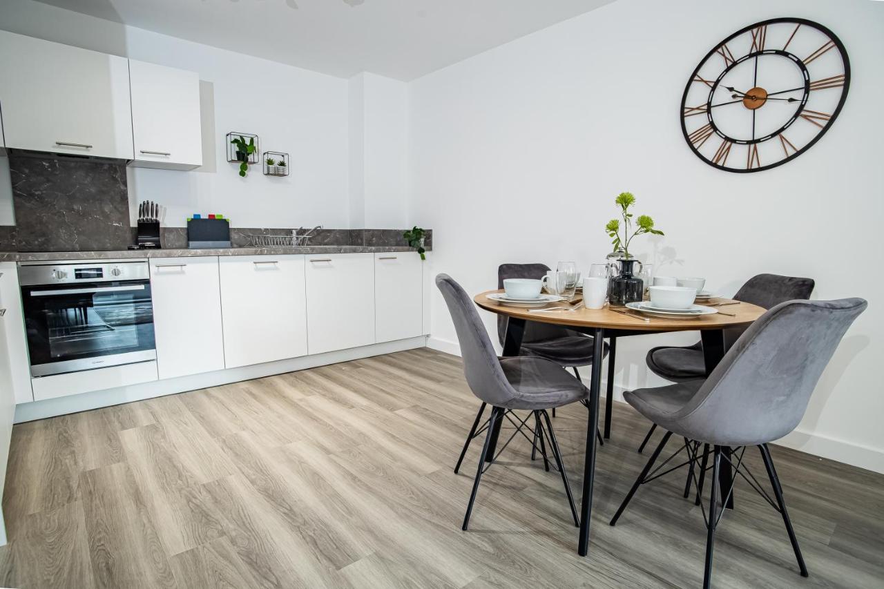 Apartment Smith House 1&2 Bed Apts Near Brindley Place, Canals, Bhm Arena, Broad St, Free Parking By Opulent Birmingham