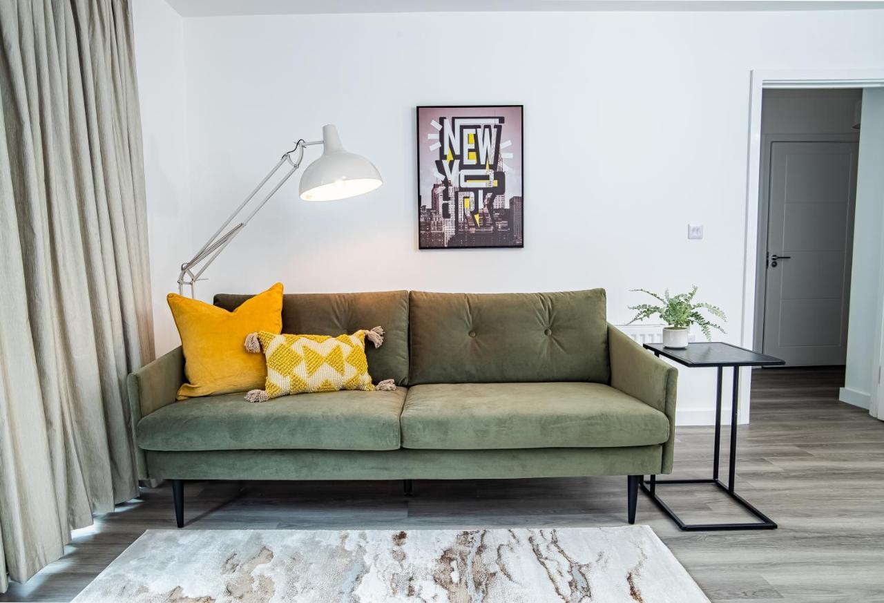 Smith House 1&2 Bed Apts Near Brindley Place, Canals, Bhm Arena, Broad St, Free Parking By Opulent Birmingham