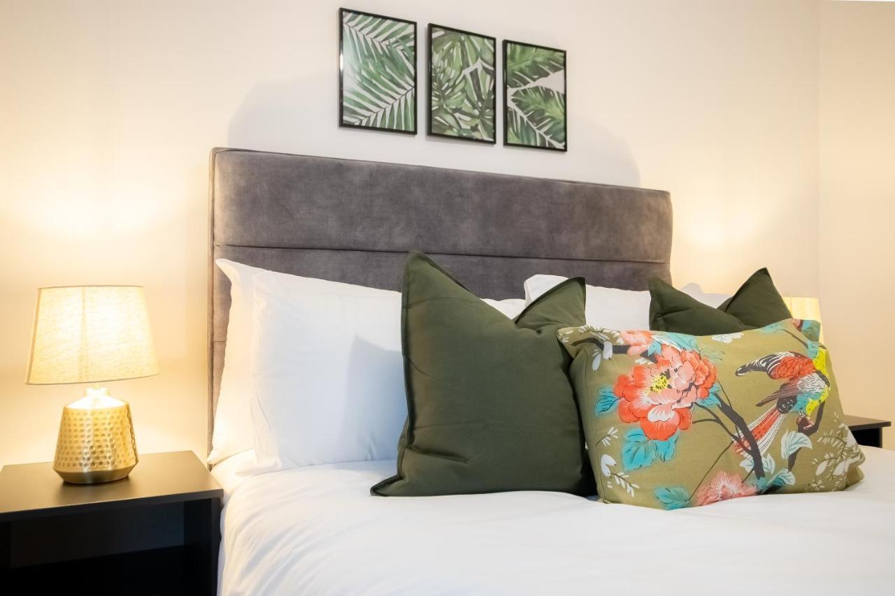 Smith House 1&2 Bed Apts Near Brindley Place, Canals, Bhm Arena, Broad St, Free Parking By Opulent Birmingham