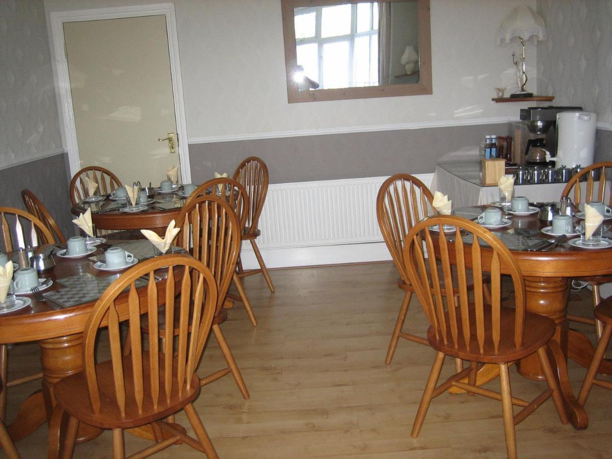 Gables Nest Bed & Breakfast 2*