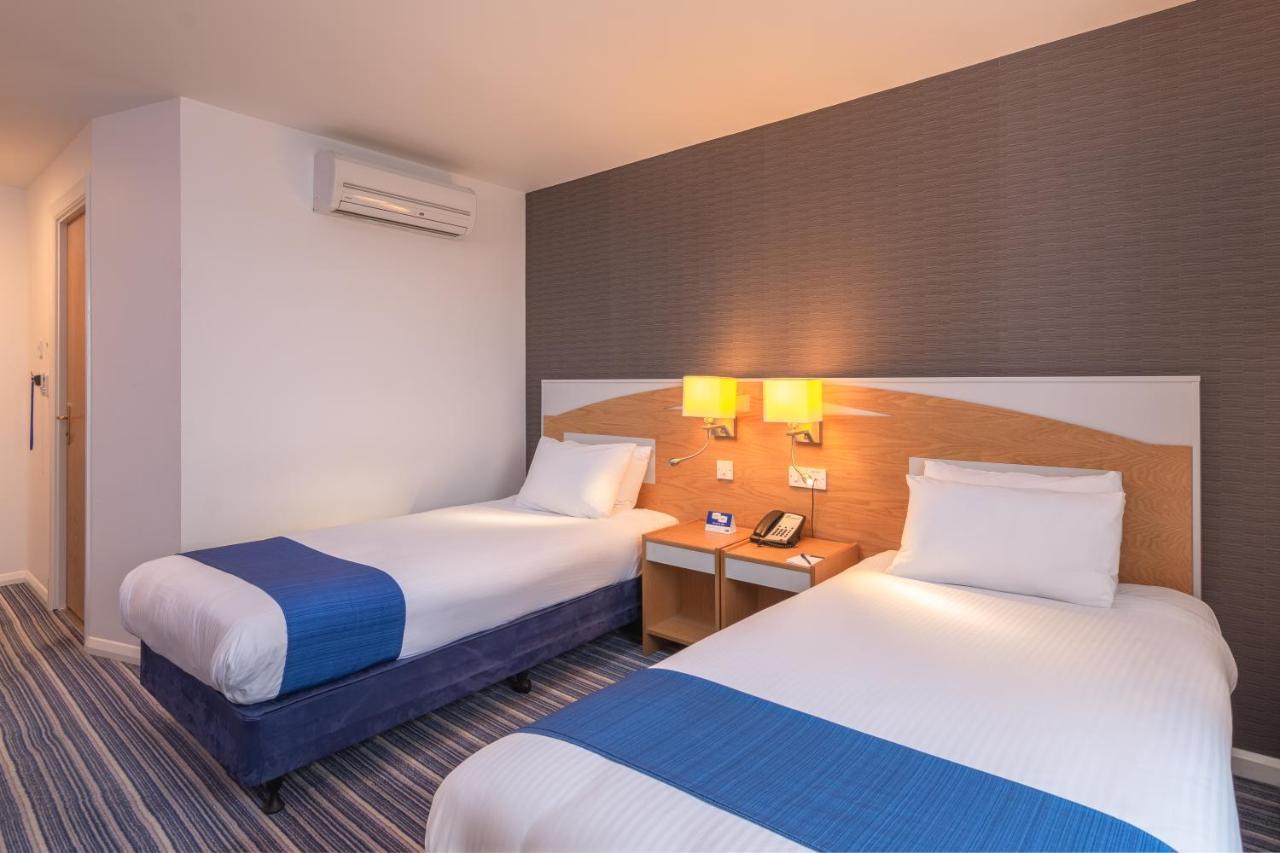 Express - Castle Bromwich, An Ihg 3*