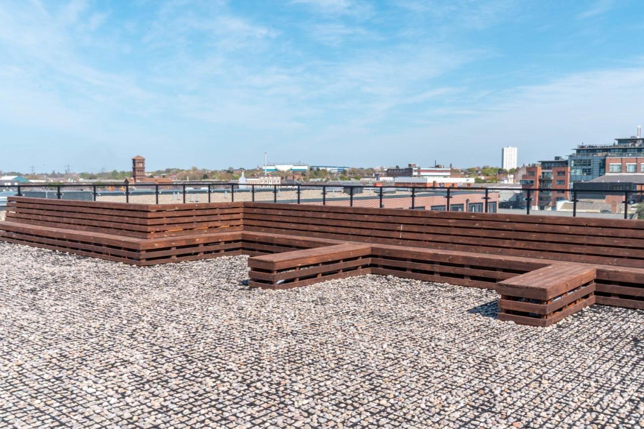 Maevela - Huge 7ft Emperor Luxury 2 Bed - With Parking - New Build - Centre, Digbeth - Rooftop Terrace - Ps4 & Smart Tv's Apartment