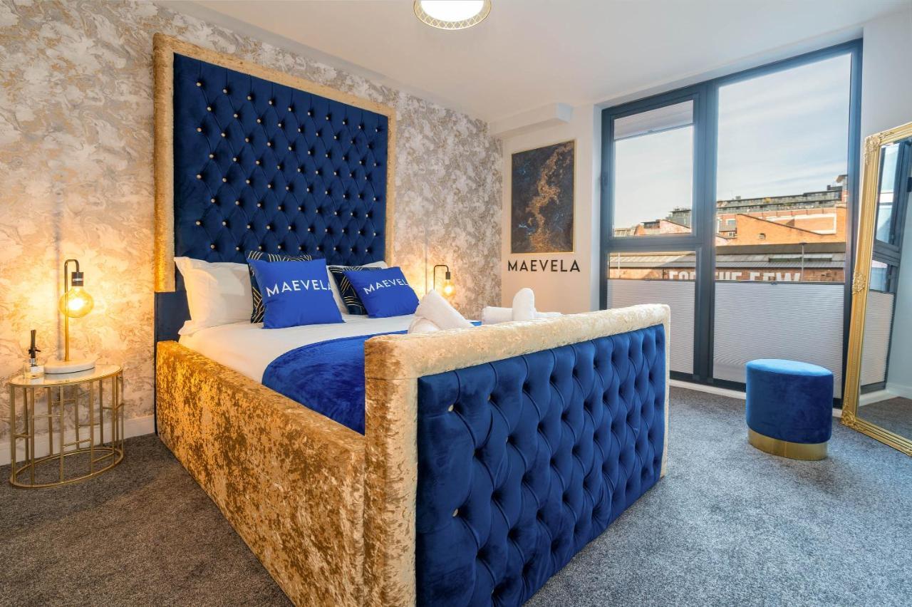 Apartment Maevela - Huge 7ft Emperor Luxury 2 Bed - With Parking - New Build - Centre, Digbeth - Rooftop Terrace - Ps4 & Smart Tv's *