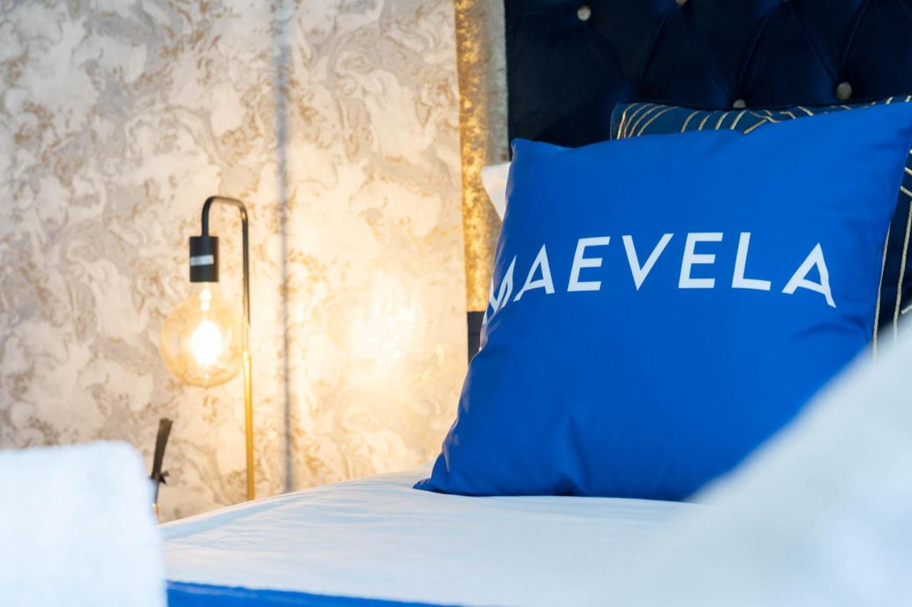 Apartment Maevela - Huge 7ft Emperor Luxury 2 Bed - With Parking - New Build - Centre, Digbeth - Rooftop Terrace - Ps4 & Smart Tv's *