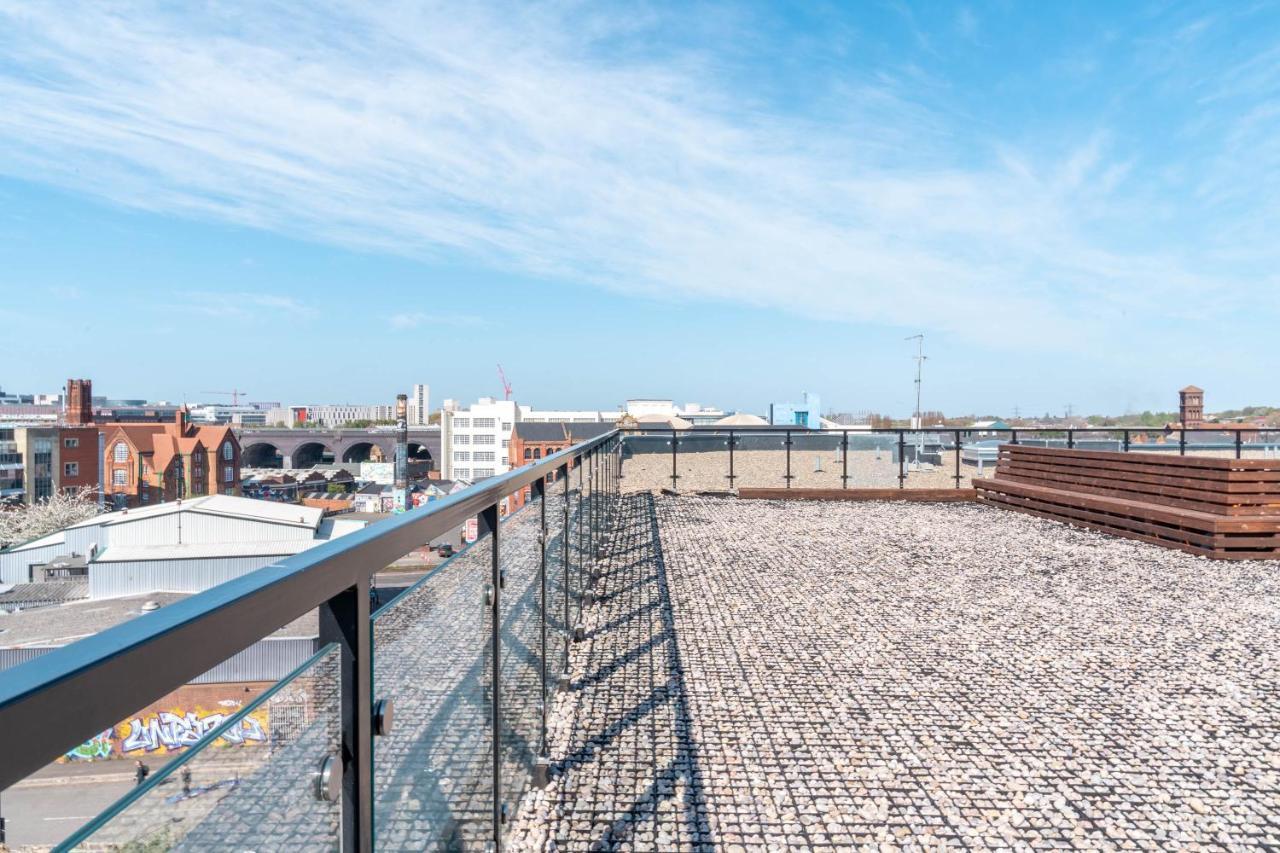Apartment Maevela - Huge 7ft Emperor Luxury 2 Bed - With Parking - New Build - Centre, Digbeth - Rooftop Terrace - Ps4 & Smart Tv's Birmingham