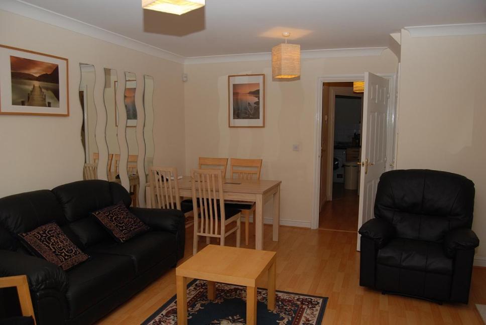 Fantastic 4 Bed House With 3 Bathrooms In Pleasant Location Holiday home