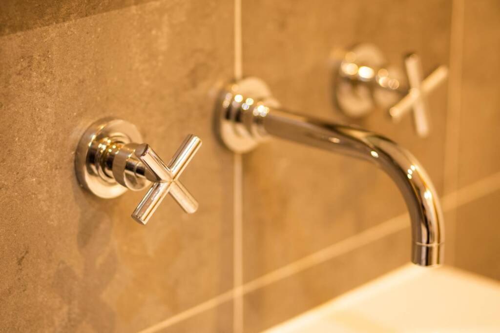 Luxury 2bed Spacious Apartment- Centre- Free Parking Apartment *