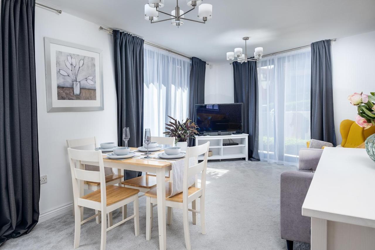 Luxury 2bed Spacious Apartment- Centre- Free Parking Apartment *