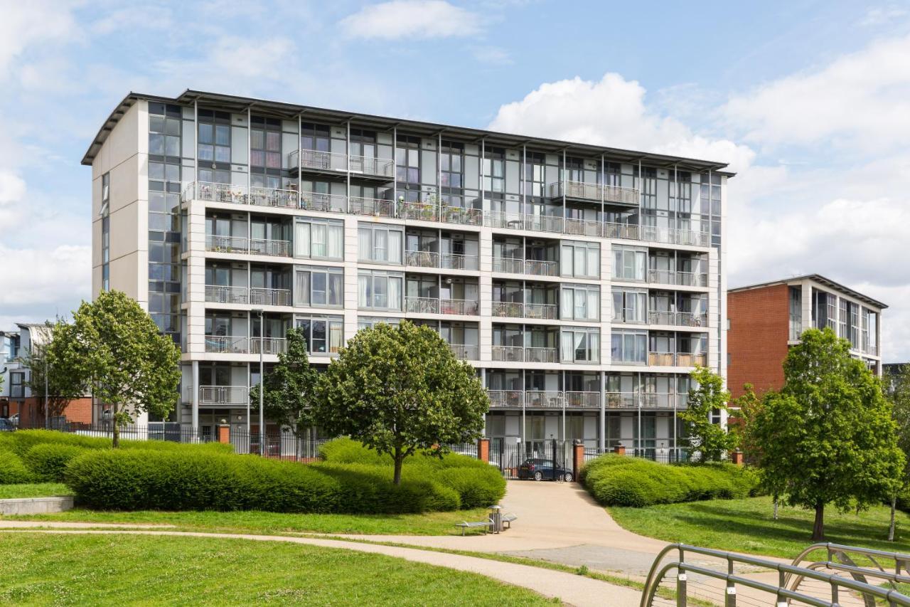 Apartment Centre - Parkside Terrace - King Size Bed - Parking - Rated *