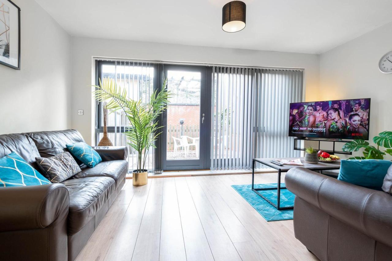 Centre Townhouse - 3 Bedrooms - Garage - Parking - Rated *