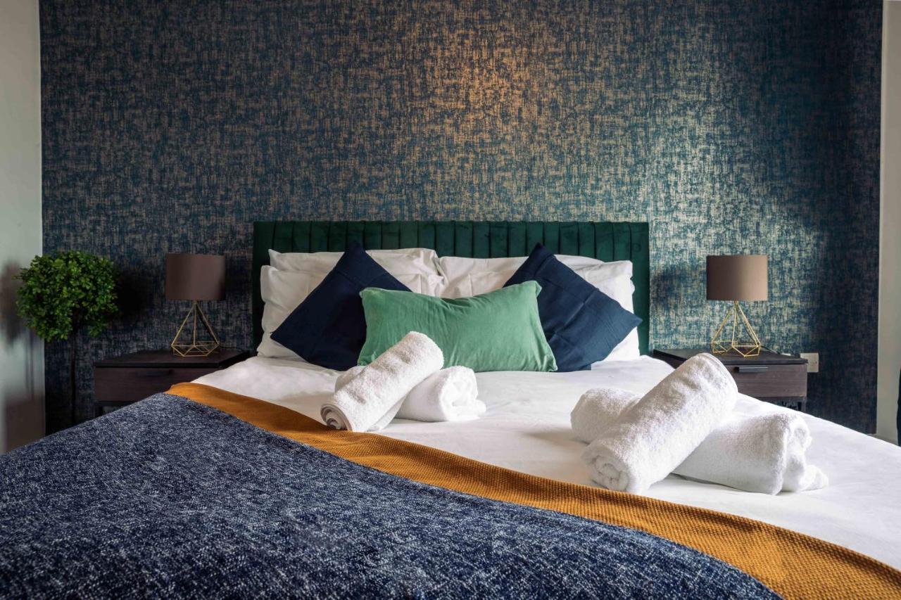 Apartment The Ivy . Contemporary Apart . Ideal For Long Birmingham