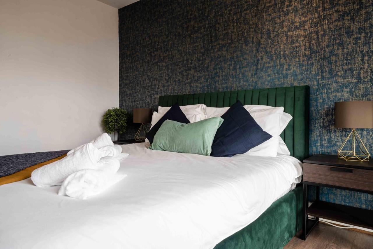 The Ivy . Contemporary Apart . Ideal For Long Birmingham