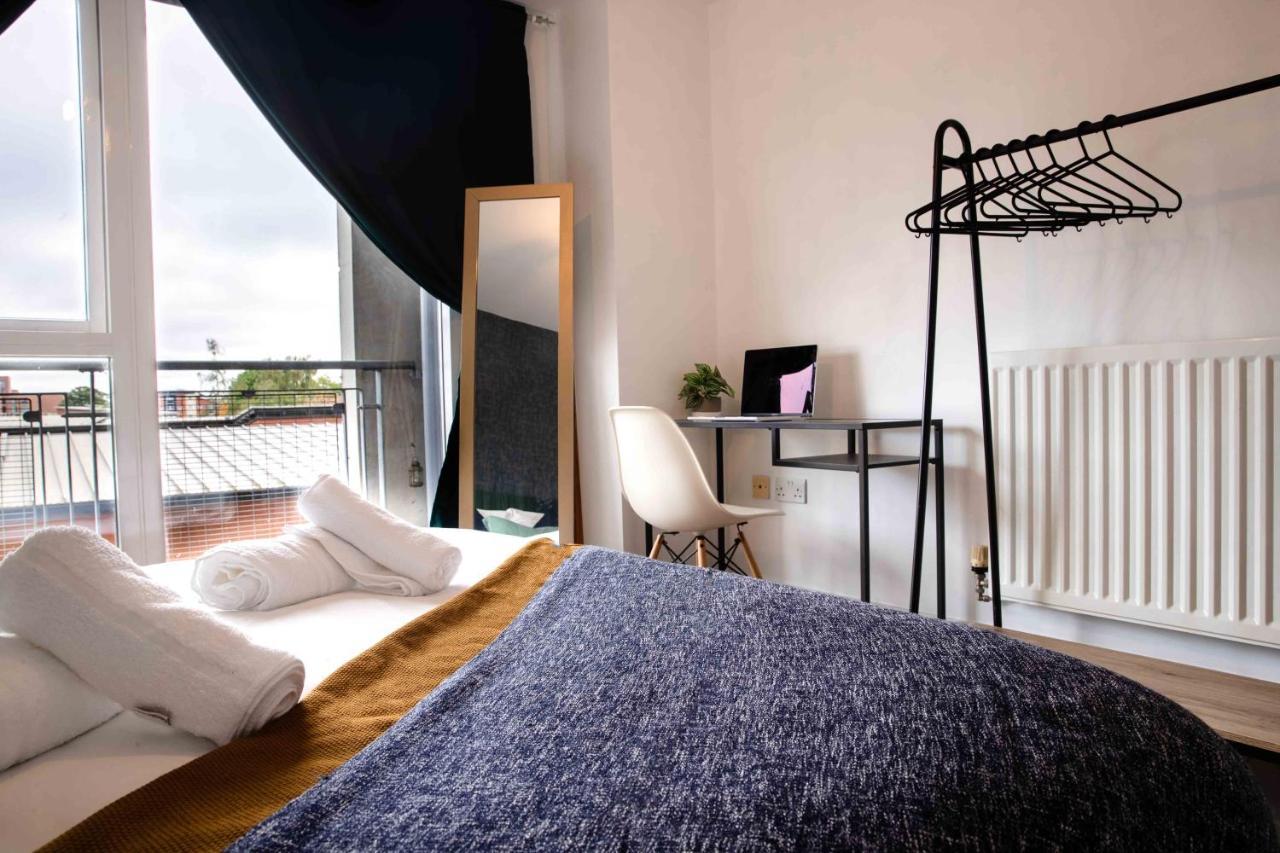 Apartment The Ivy . Contemporary Apart . Ideal For Long