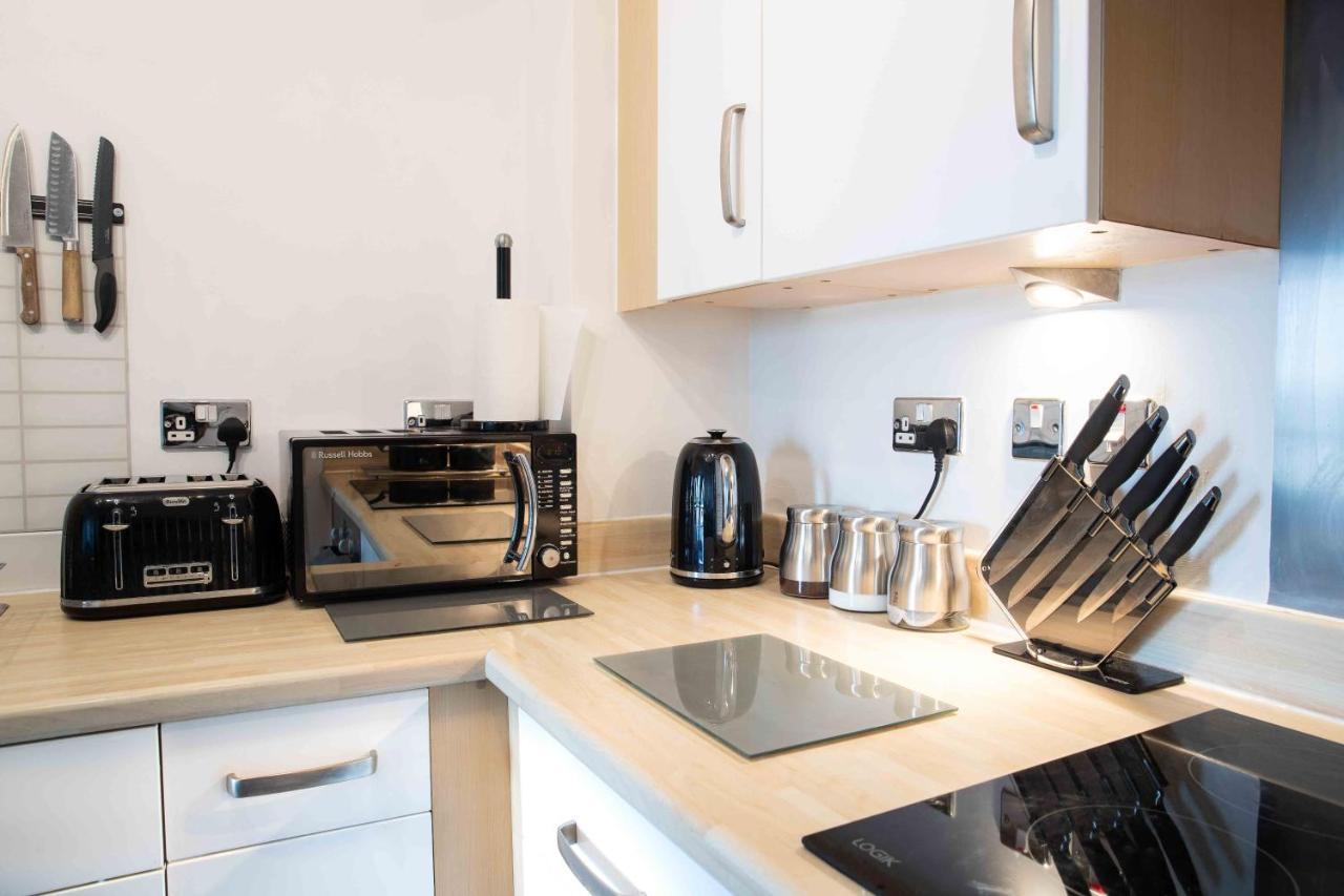 Apartment The Ivy . Contemporary Apart . Ideal For Long
