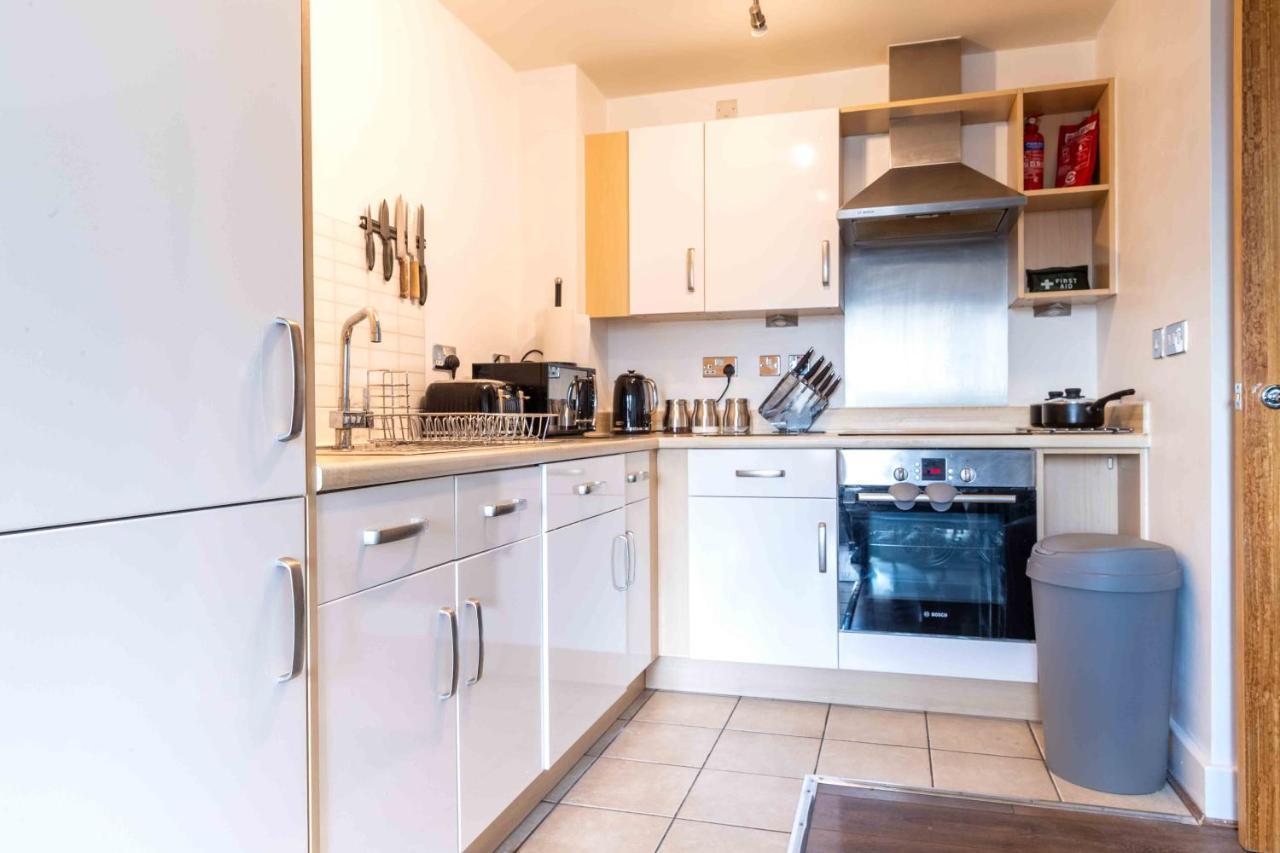 The Ivy . Contemporary Apart . Ideal For Long Apartment Birmingham