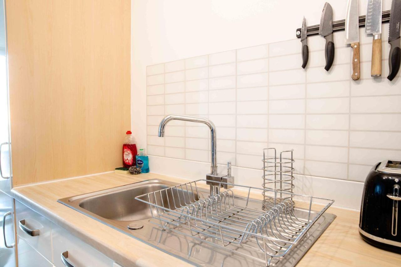 The Ivy . Contemporary Apart . Ideal For Long Apartment Birmingham