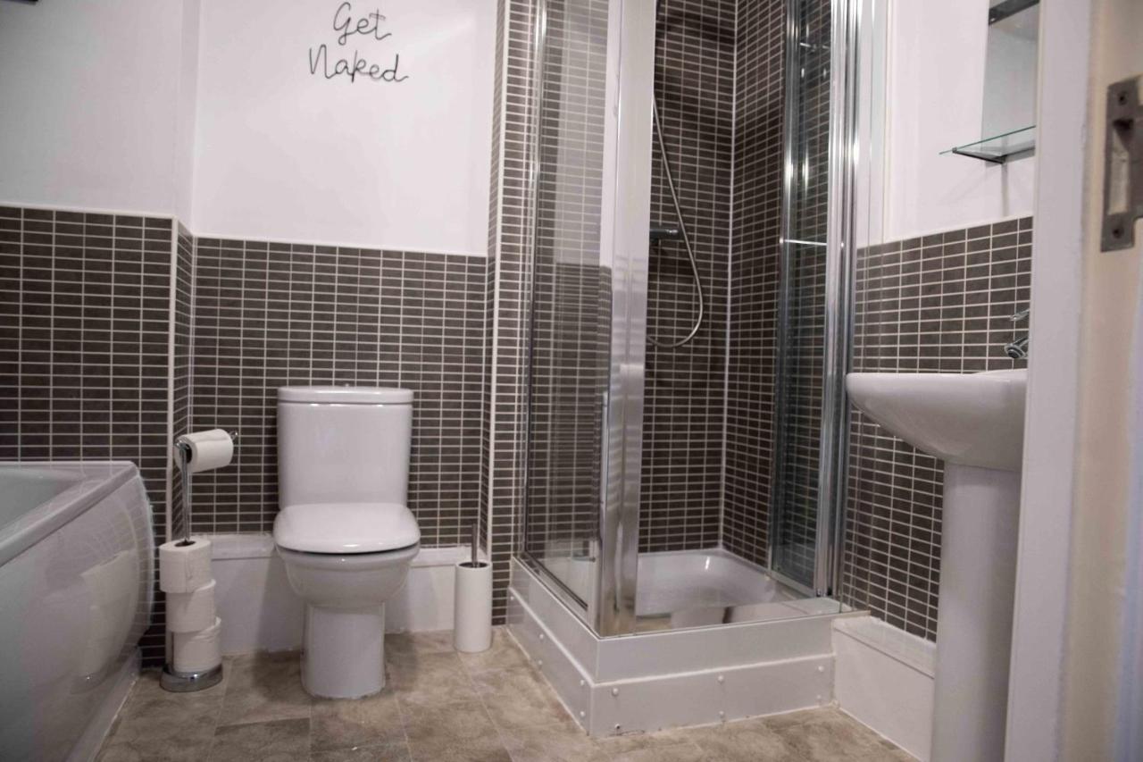 Apartment The Ivy . Contemporary Apart . Ideal For Long