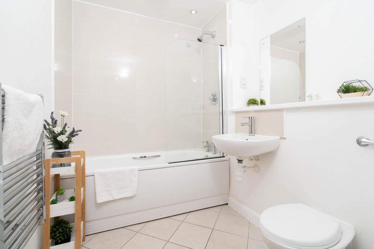 Centre - Private Balcony - Rated * Birmingham