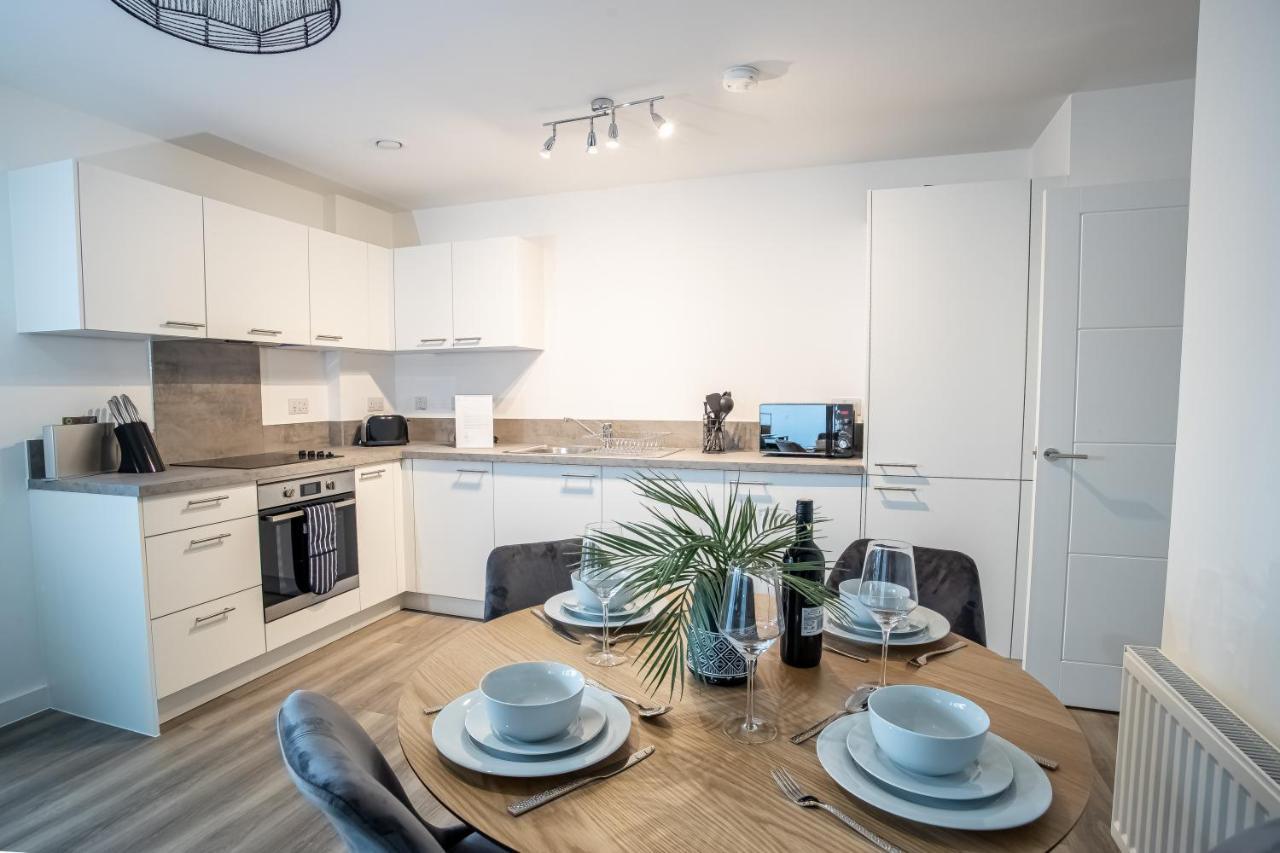 Smith House 1&2 Bed Apts Near Brindley Place, Canals, Bhm Arena, Broad St, Free Parking By Opulent Apartment